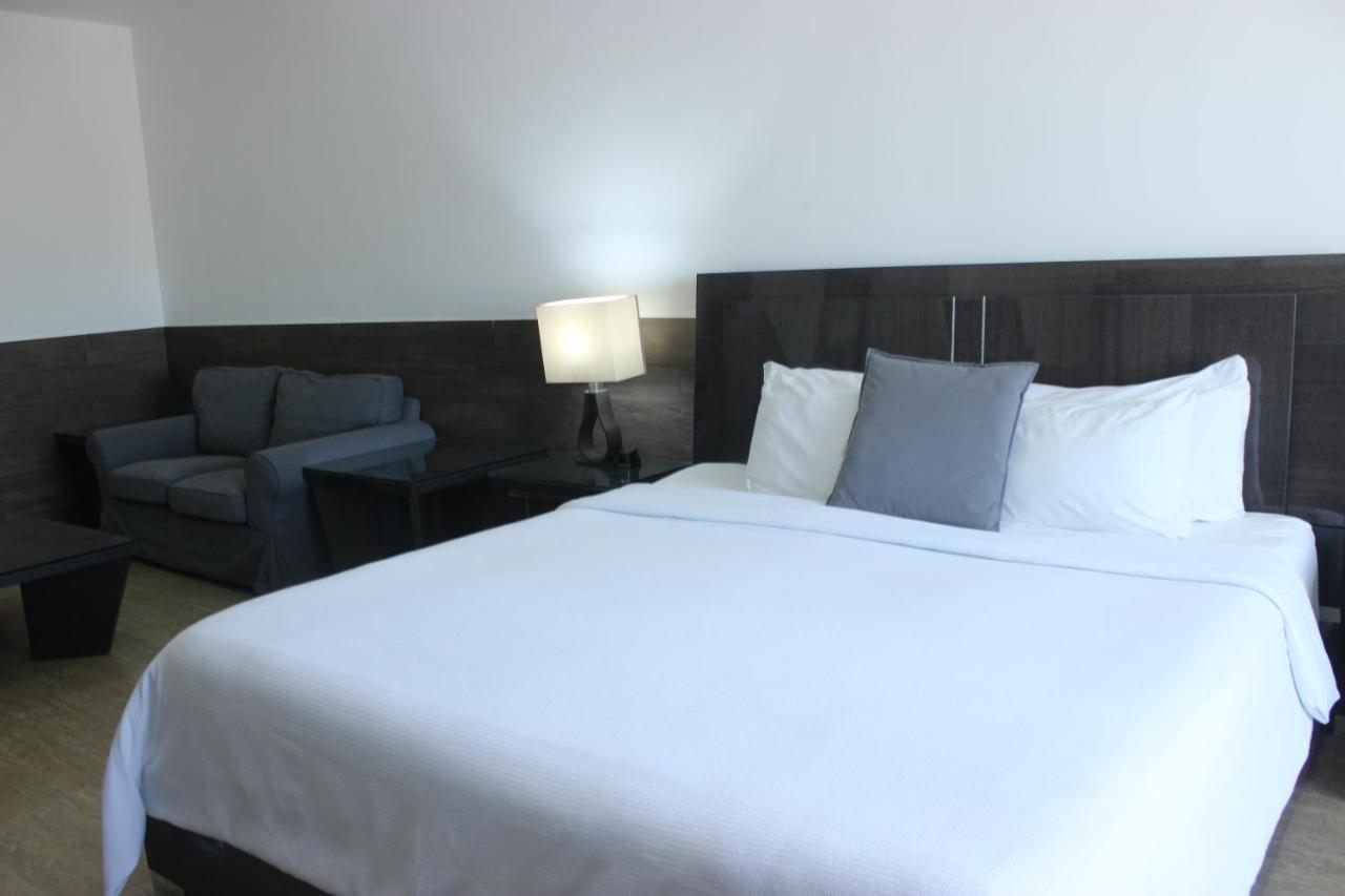 Beverly Hills: Hotel And Business Nuevo Cuscatlan ภายนอก รูปภาพ