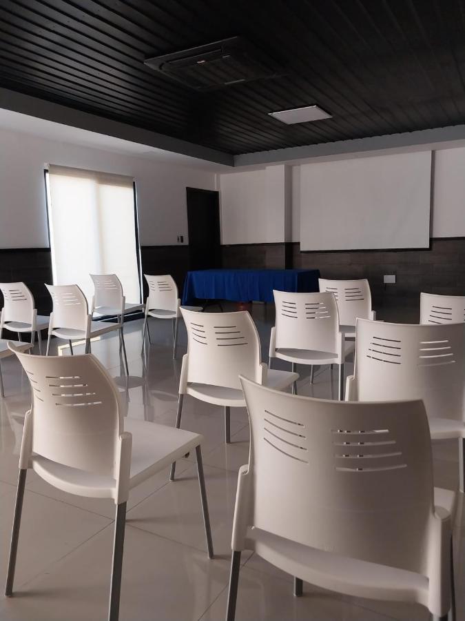 Beverly Hills: Hotel And Business Nuevo Cuscatlan ภายนอก รูปภาพ